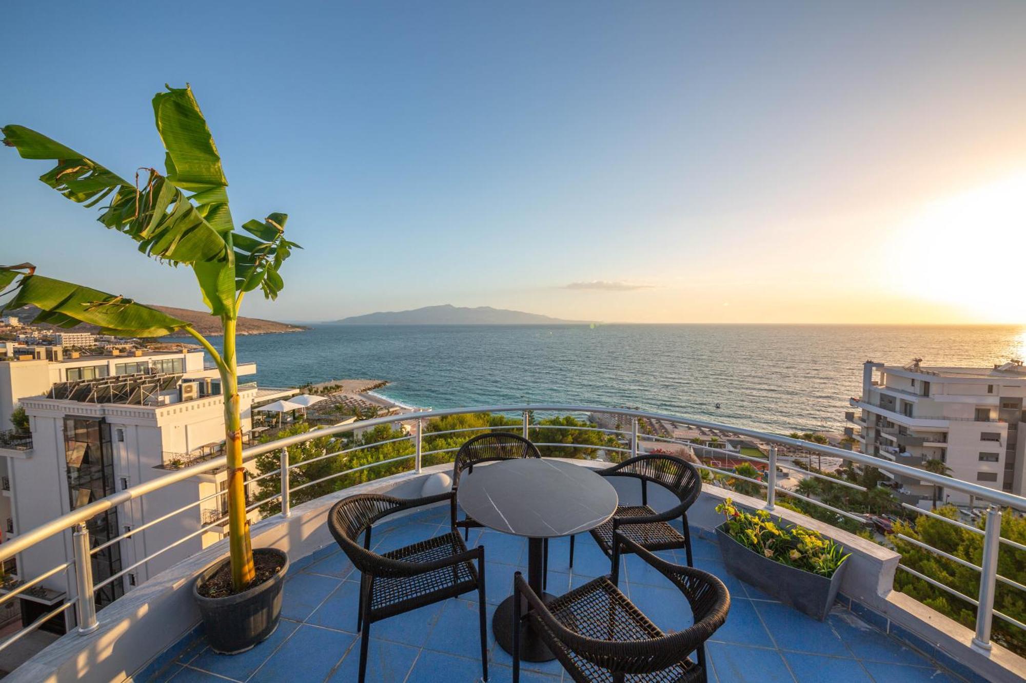 Hotel Sea Breeze Sarandë 외부 사진