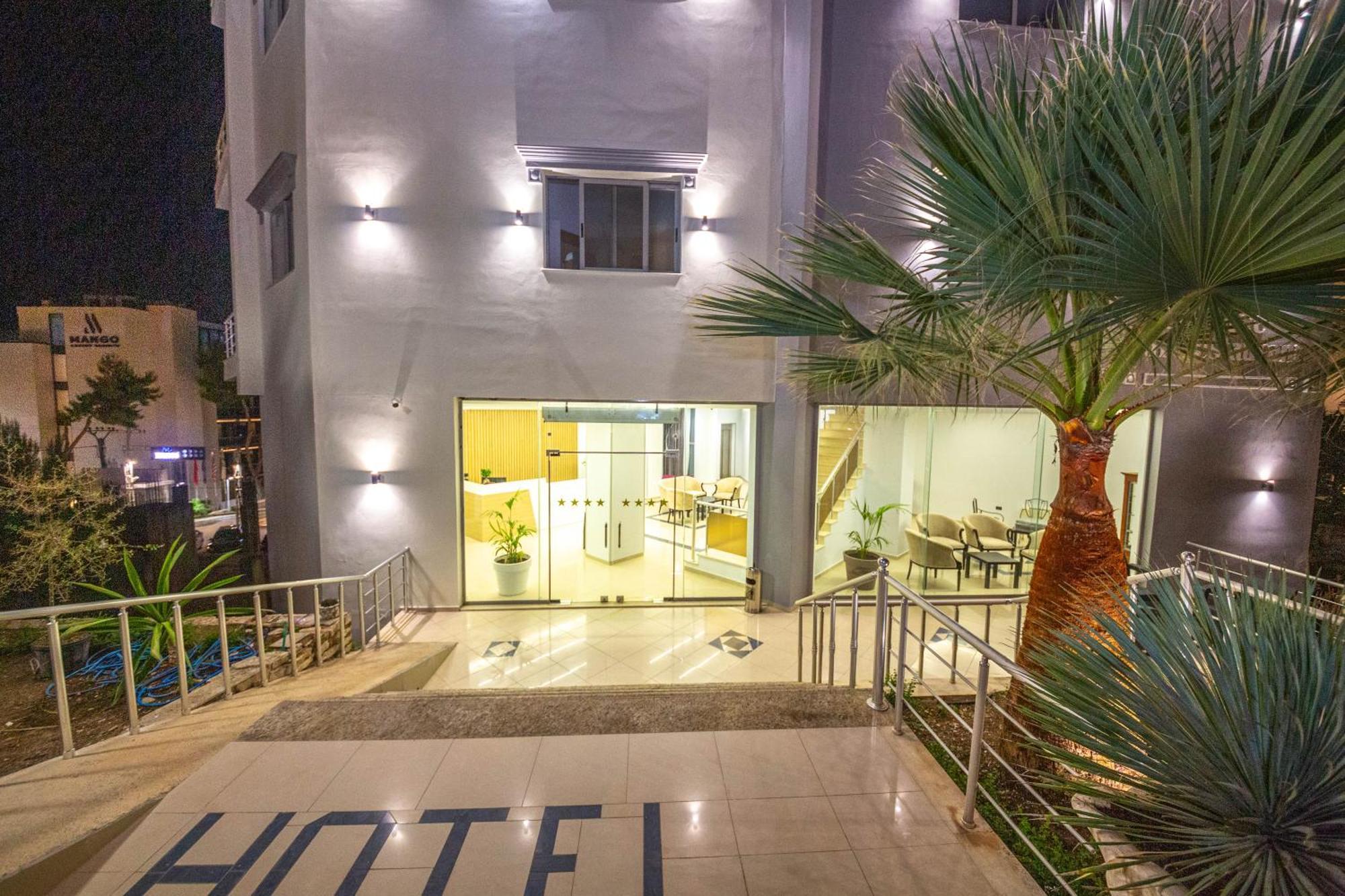 Hotel Sea Breeze Sarandë 외부 사진