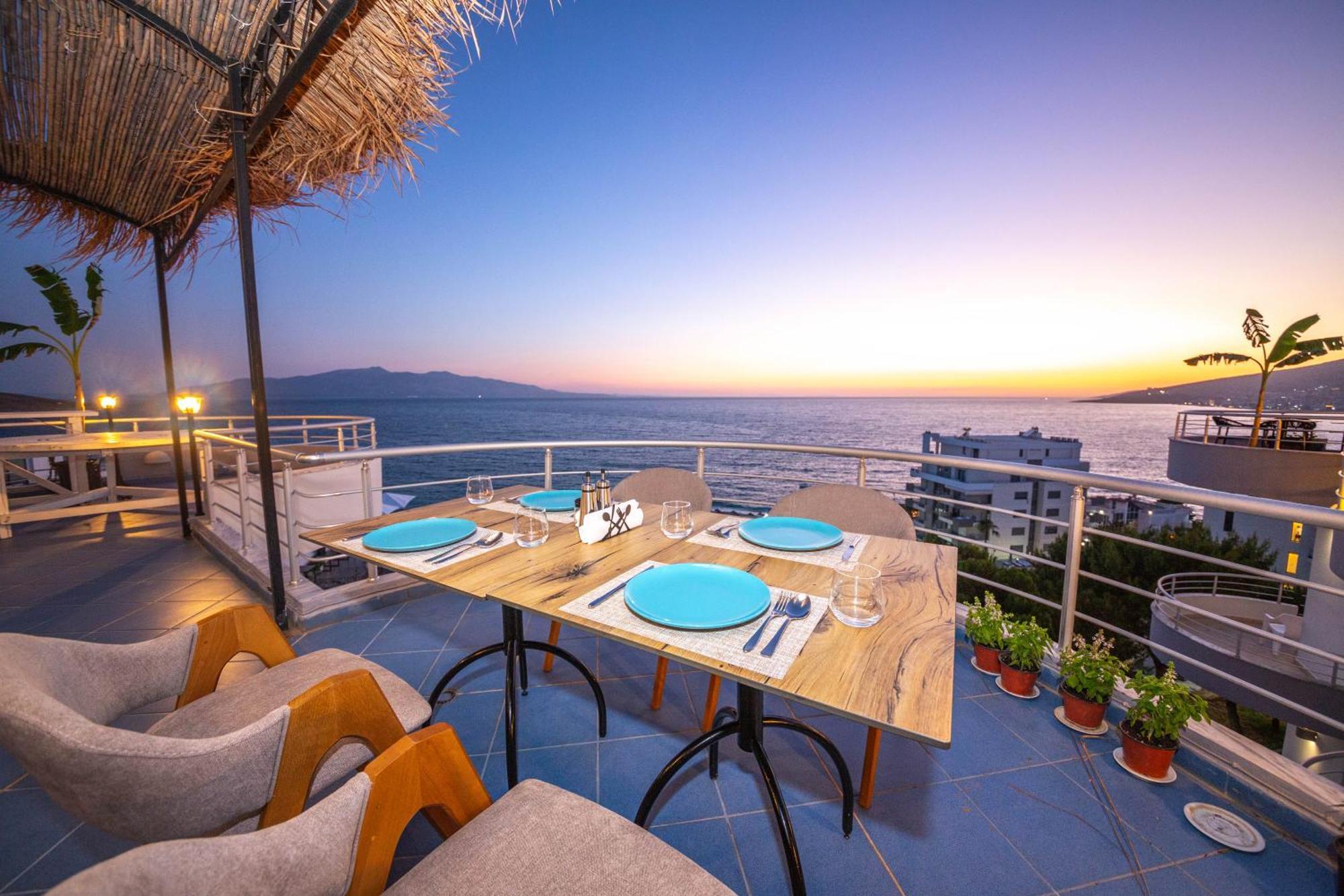 Hotel Sea Breeze Sarandë 외부 사진