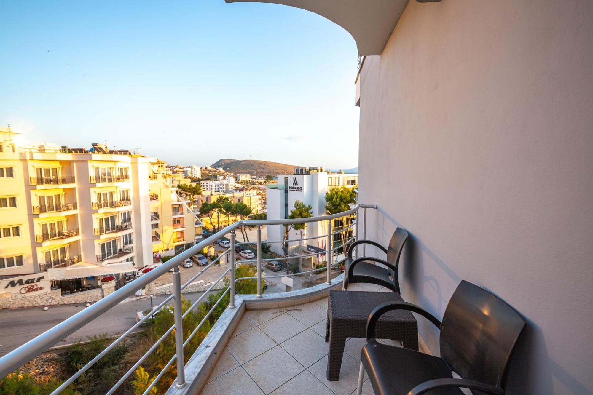 Hotel Sea Breeze Sarandë 외부 사진